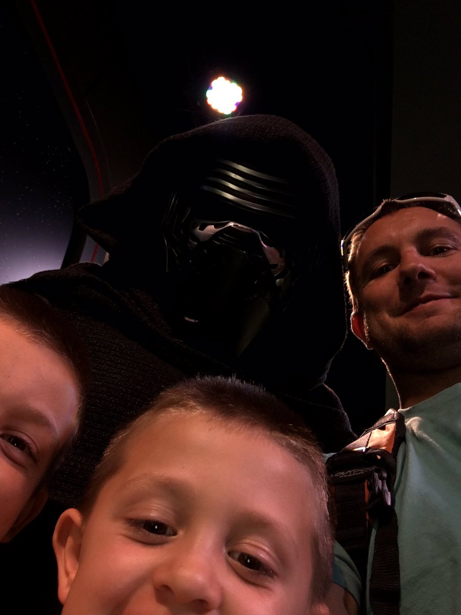 Pmagic6's tweet photo. #KyloRen https://t.co/UJJtBPpffq