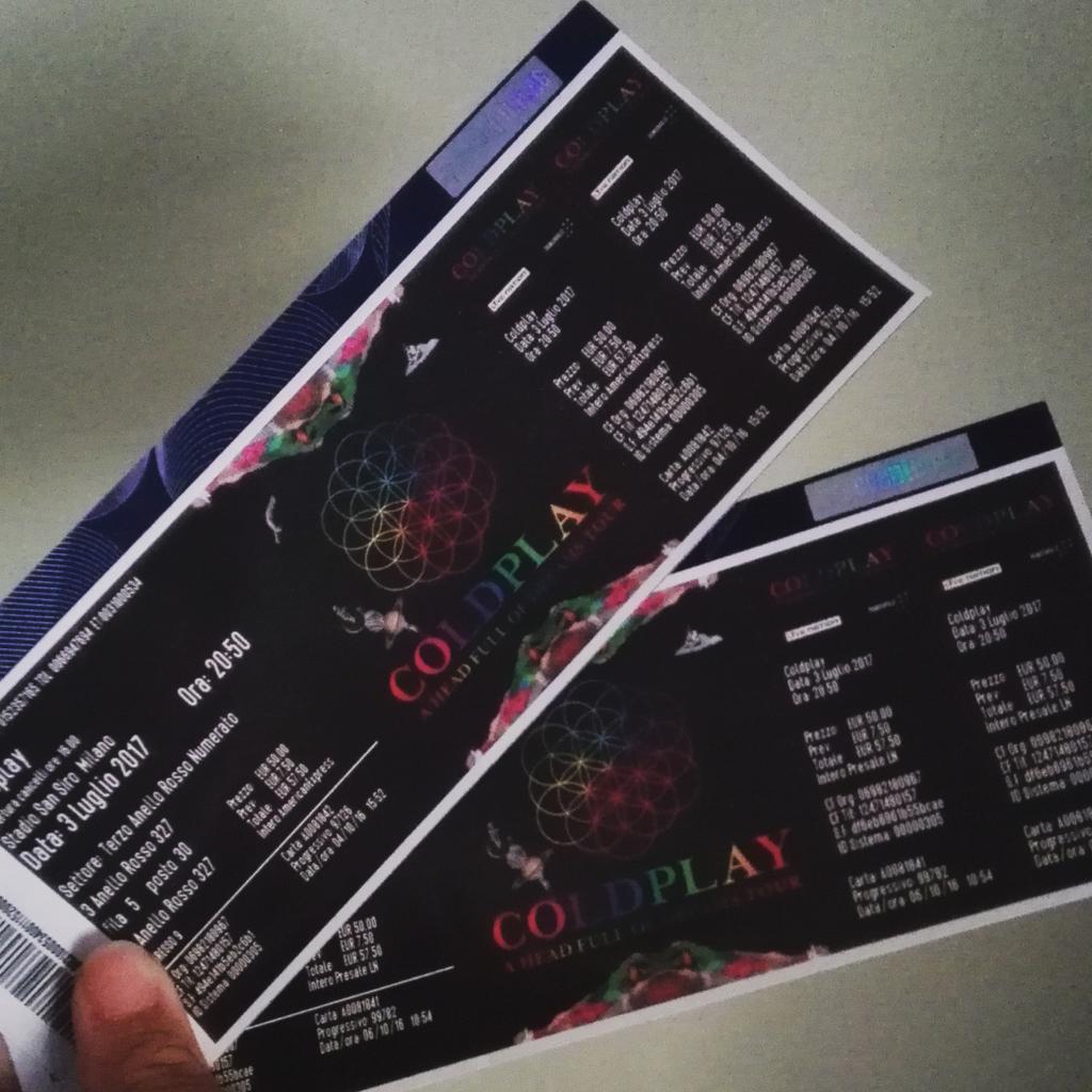 serietvstan's tweet photo. #coldplayitaly https://t.co/uDAC6216zH