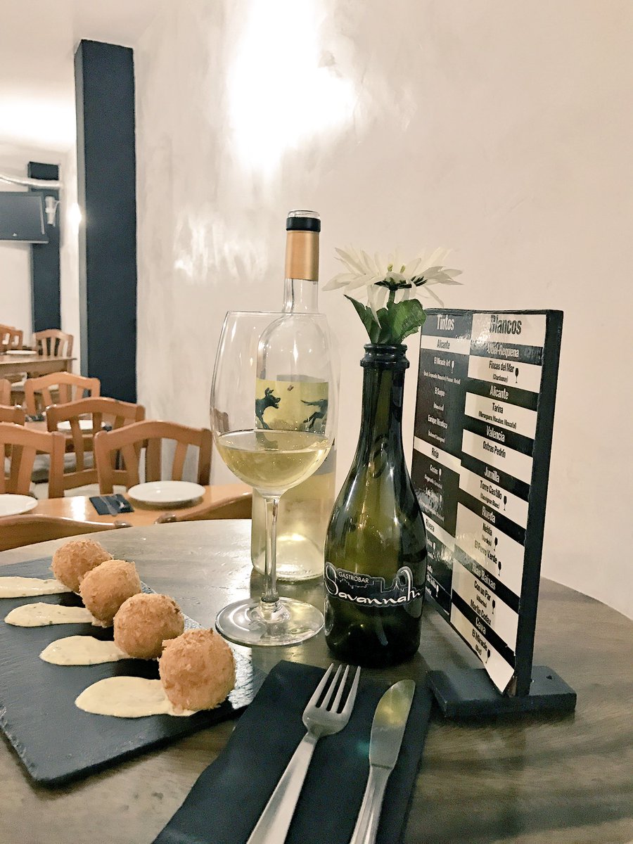 barsavannah's tweet photo. Empezamos con nuestra carta de invierno esta semana croqueta de gamba roja. RT para entrar en el sorteo de una cena para dos. https://t.co/FXBUubPnd6