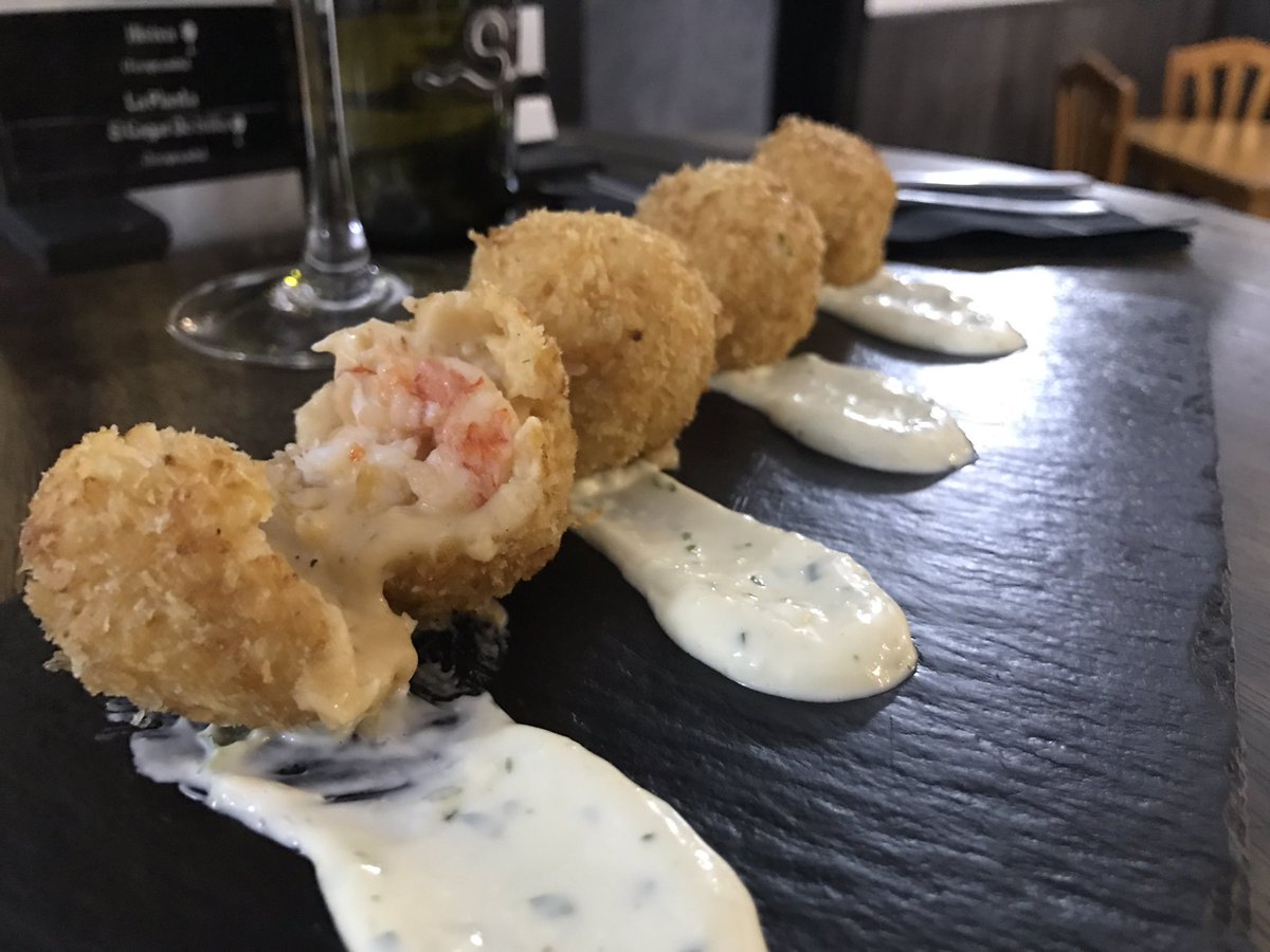 barsavannah's tweet photo. Empezamos con nuestra carta de invierno esta semana croqueta de gamba roja. RT para entrar en el sorteo de una cena para dos. https://t.co/FXBUubPnd6