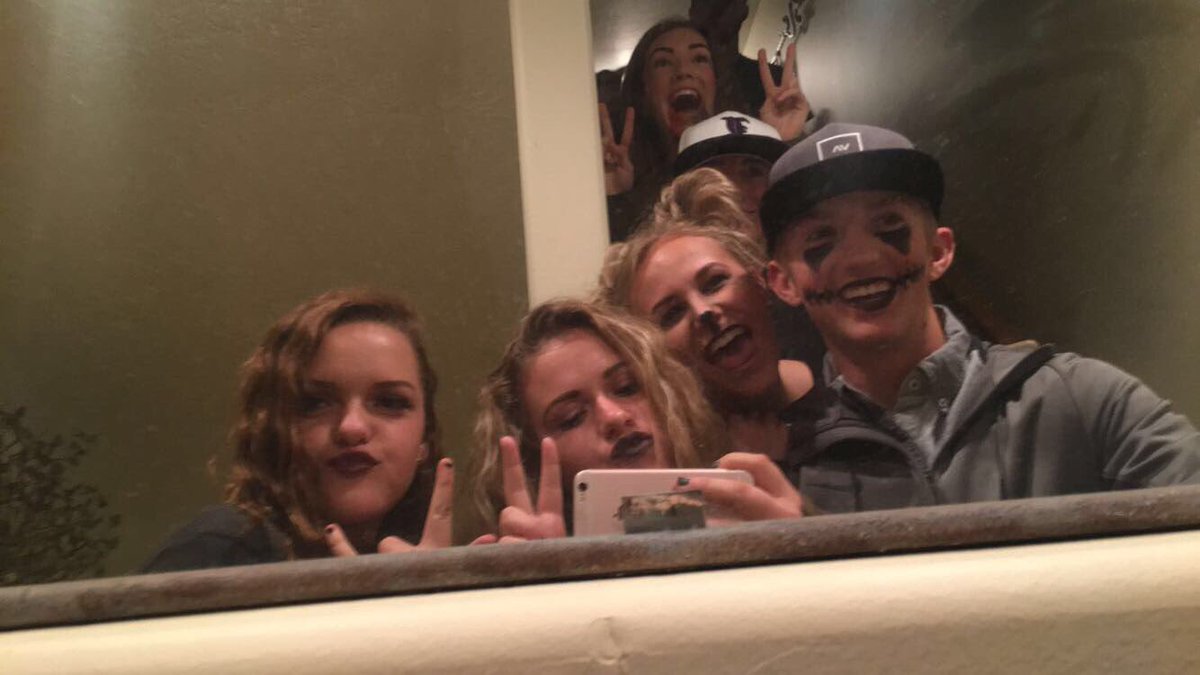 hope__ray's tweet photo. grateful for my cute friends https://t.co/Um7n4vzpVy