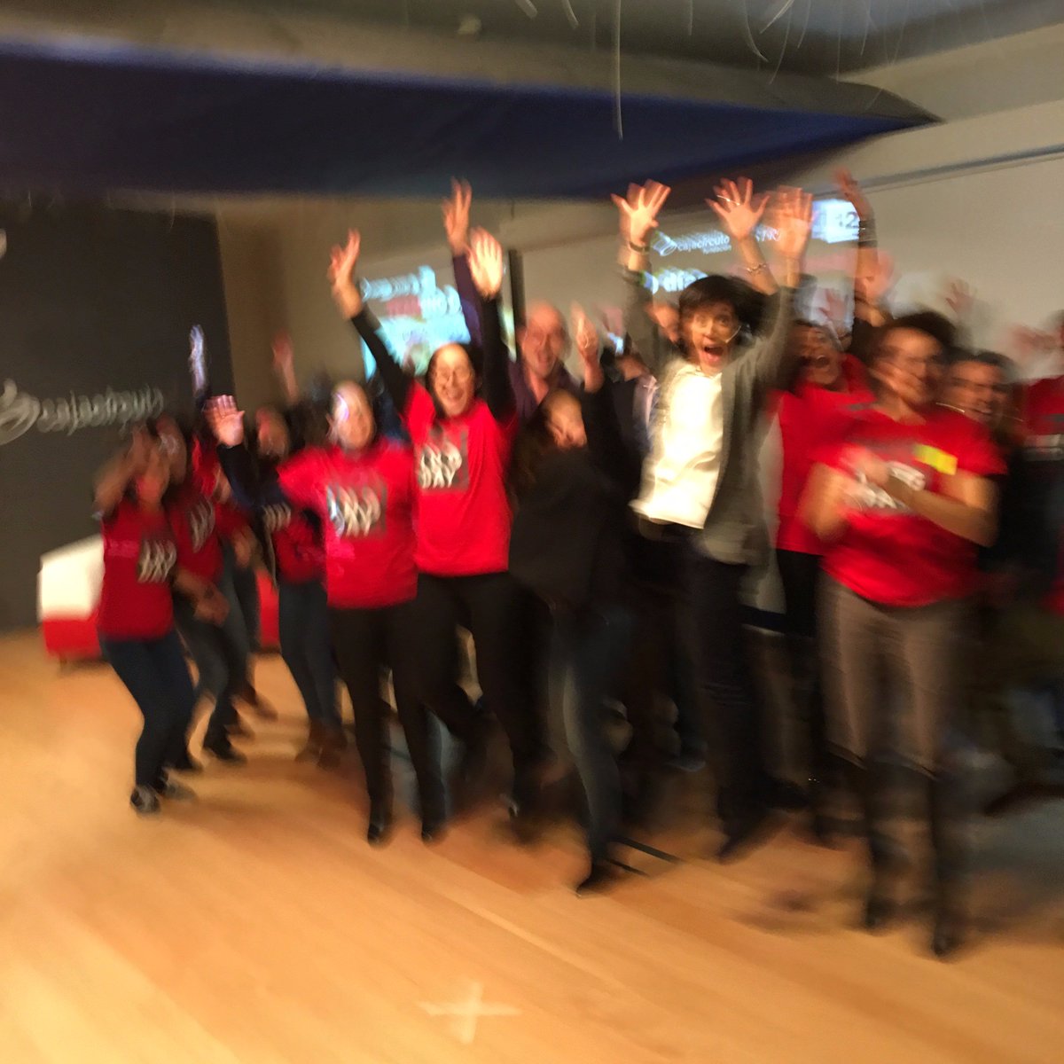 teamingday's tweet photo. Una foto a alta velocidad del espíritu de motivación que estamos sintiendo ahora en  #teamingday https://t.co/RMPv88Imji