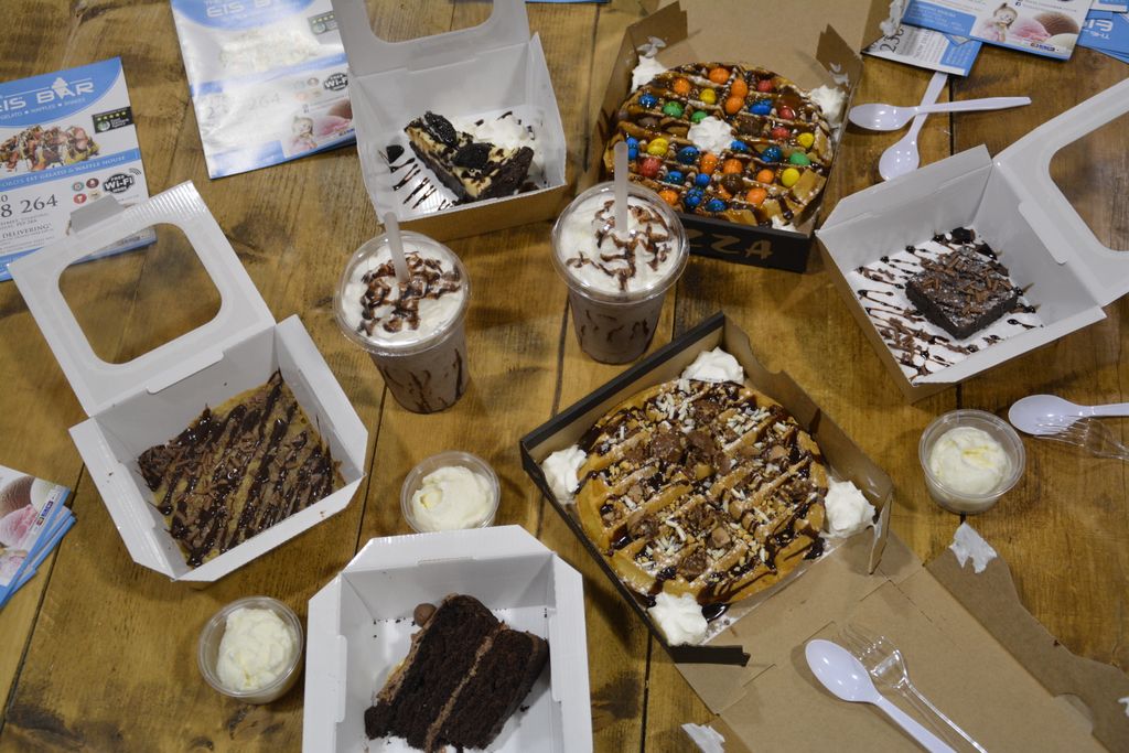 Forget pizza, it's all about takeaway desserts tonight! 
Have you got a sweet tooth? Check out our full menu here
theeisbar.co.uk/menu/