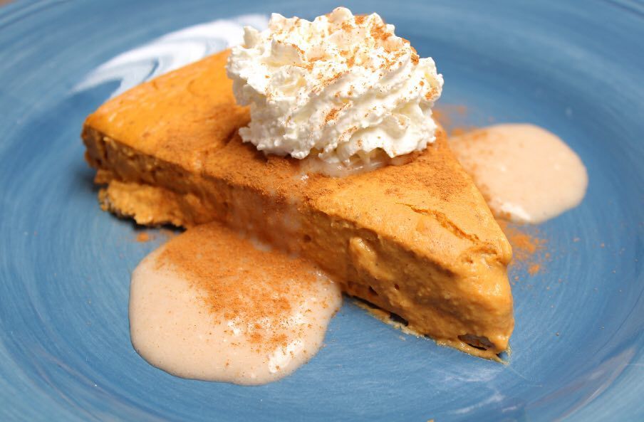 Cheesecake_bar's tweet photo. Happy Thanksgiving!
#foodthursday
--------------------------
Pumpkin Pie 
Makes: 8 serving… https://t.co/RkLcwp2Ox3 https://t.co/OmHTHPCvAb