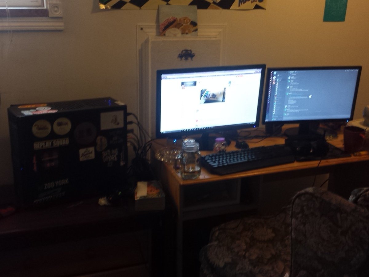 BamAsAlwayz's tweet image. Set up has been upgraded since last. #newgear #doublemonitor #stuido #streaming