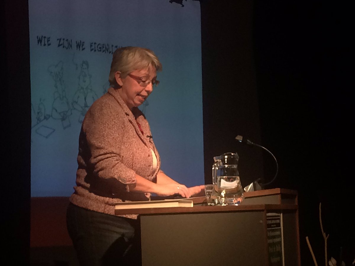 albertterburg's tweet photo. Lezing over het Gelders gevoel door prof. Dr. Dolly Verhoeven #kinkelacademie wat is onze identiteit. @dekinkel https://t.co/xceXp8RmkI