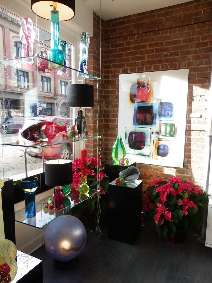 Xmas in <a href="/InglewoodYYC/">Inglewood Calgary</a>  check out all the great local businesses #shoplocal