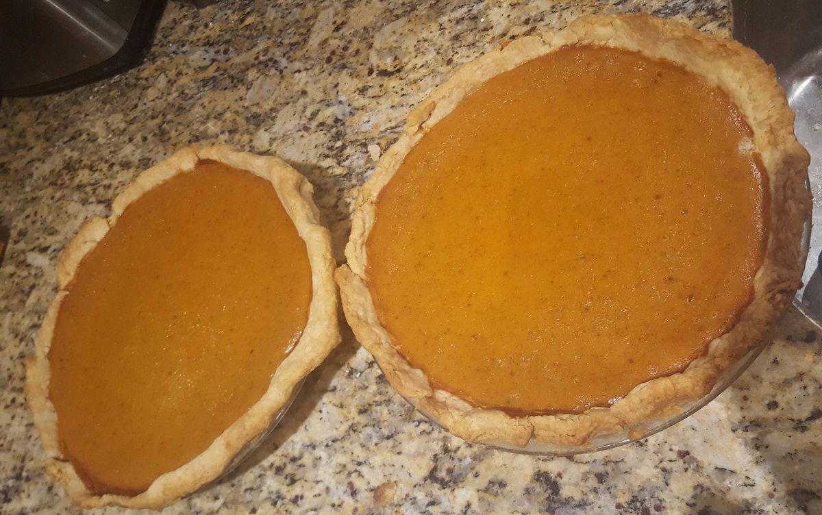 Matt_ss's tweet photo. Went with @altonbrown 's pie crust for today's pumpkin pies. Wonder if she'll notice? #FlakeyAndTender #ABgrams https://t.co/x6ioyIc2JL