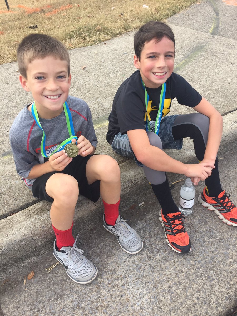 amymoranis's tweet image. BoroDash2016 @SCERunning @ango1976 #creeklife #borodash #Thanksgiving