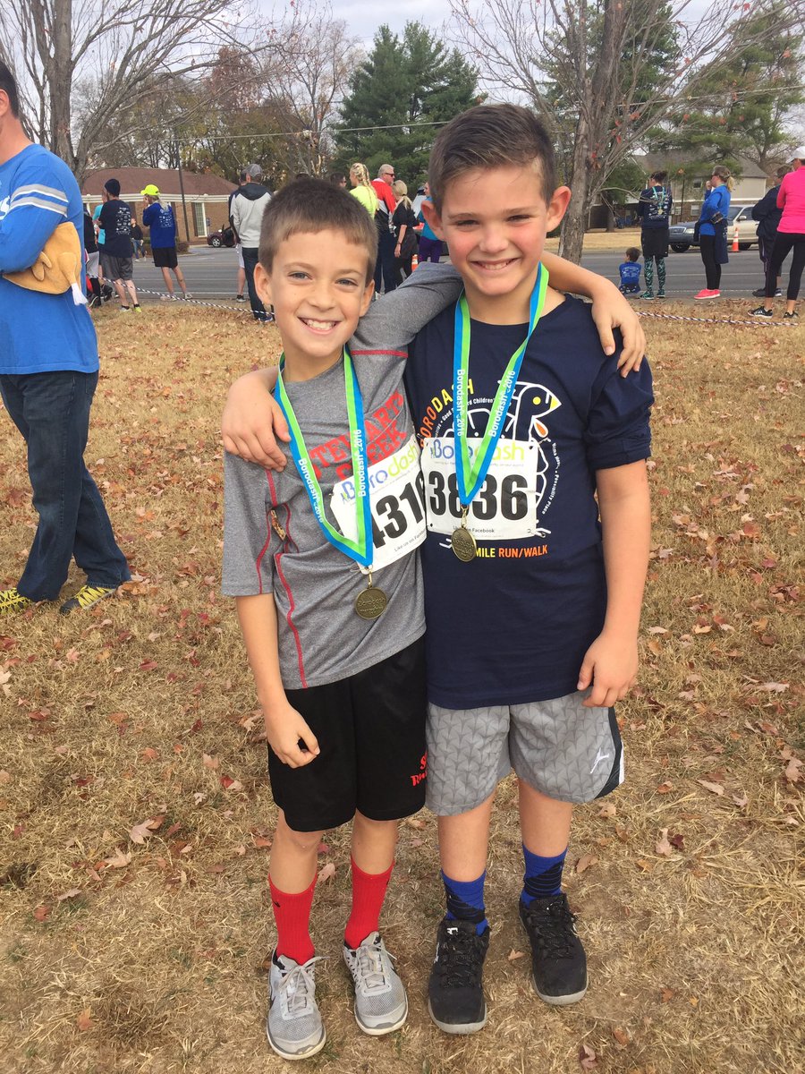 amymoranis's tweet image. BoroDash2016 @SCERunning @ango1976 #creeklife #borodash #Thanksgiving