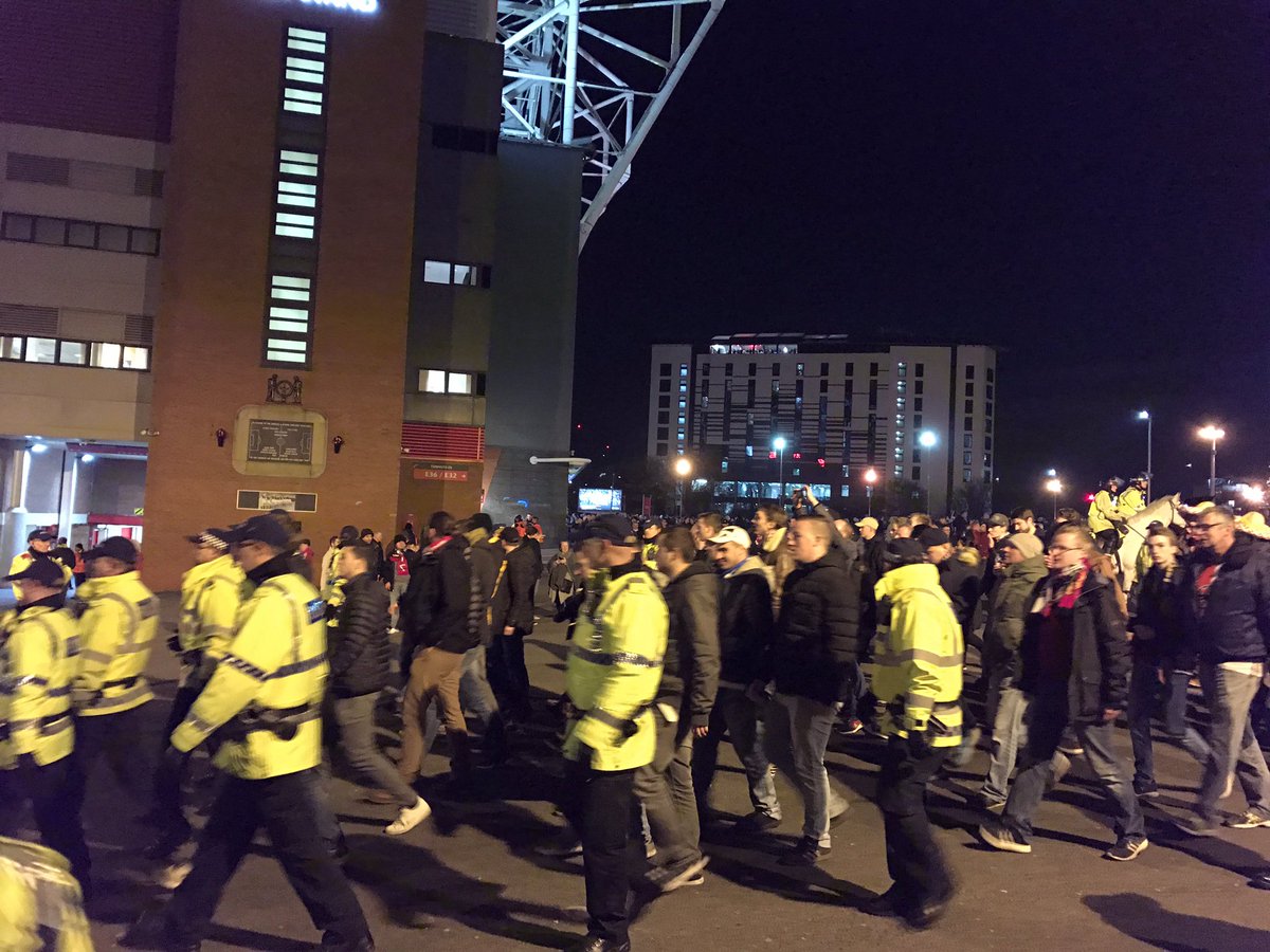 AndyMitten's tweet photo. Huge police operation to control Feyenoord fans at O.T. Lots without tickets. East car park is a giant holding pen. https://t.co/fY4GA8fllN