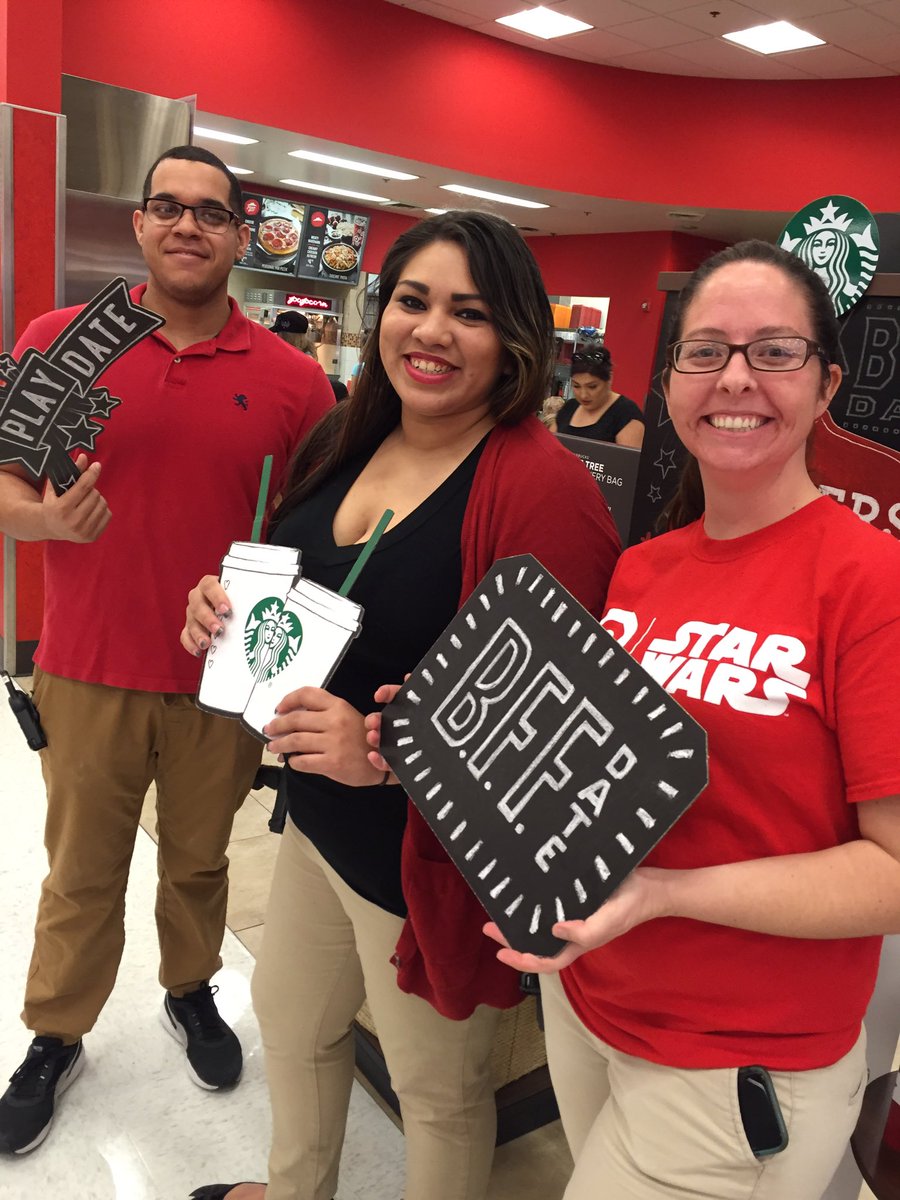 Happy Thanksgiving, @GearhartAmber! Happy to have you back with the team this season! Another year past! #TBT <a href="/Brianna_0323/">Brianna Ramirez</a> @karamorgg