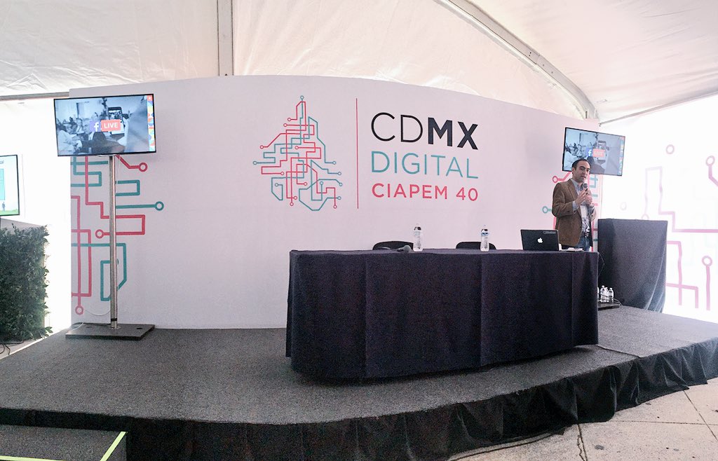 SECTEI_CDMX's tweet photo. Estamos con Diego Bassante en #CIAPEM40 #CDMXDigital con una ponencia sobre "Facebook para Política y Gobierno". https://t.co/OxbAmsoeSY