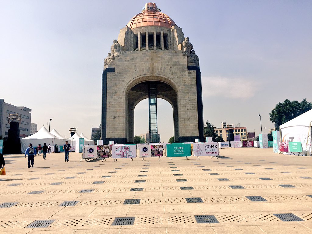 SECTEI_CDMX's tweet photo. Estamos con Diego Bassante en #CIAPEM40 #CDMXDigital con una ponencia sobre "Facebook para Política y Gobierno". https://t.co/OxbAmsoeSY
