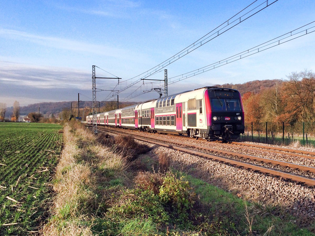bb_8620's tweet photo. La rame #Z5600 n°46T quitte Vauboyen lors d'une mission VICK, Novembre 2016 @RERC_SNCF @IlianTrains #GCSud https://t.co/QUvNRC0XPf