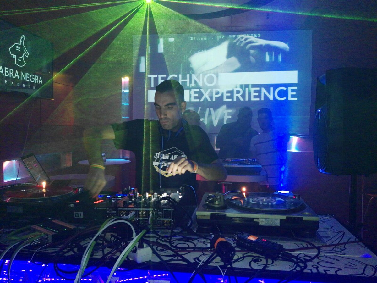 juantechnopasio's tweet photo. Juan Ak-47 Techno Experencie Live https://t.co/IJwg8RGgiR
