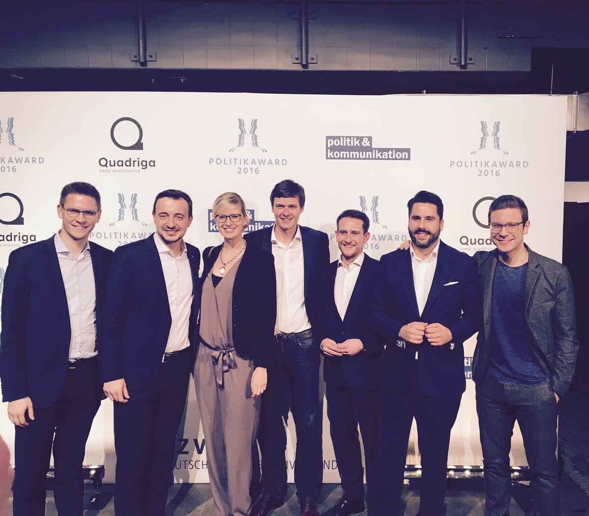 Junge_Union's tweet photo. Heute beim #Politikaward16 für die Azubi-Kampagne! #juazubi #JU @PaulZiemiak https://t.co/fT1PvK1piW