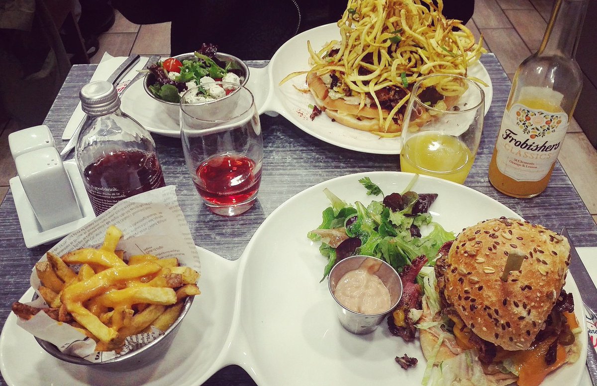 _french_touch's tweet photo. C en ne mangeant pa n'imp quoi kon ne devi1 pa n'imp ki 😛 #UAre #WhatUEat #UEat #WhatULike #ULike #WhatULook #ULook #LikeUNeedit #JustDoEat https://t.co/GeuYPYfHDn