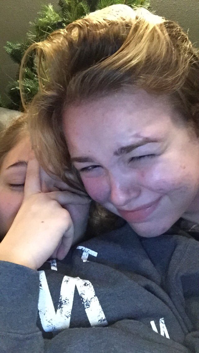elliestar24's tweet photo. happy birthday mir!! I'm so happy I have you in my life😊❤️❤️ https://t.co/9KWHUYBjnA