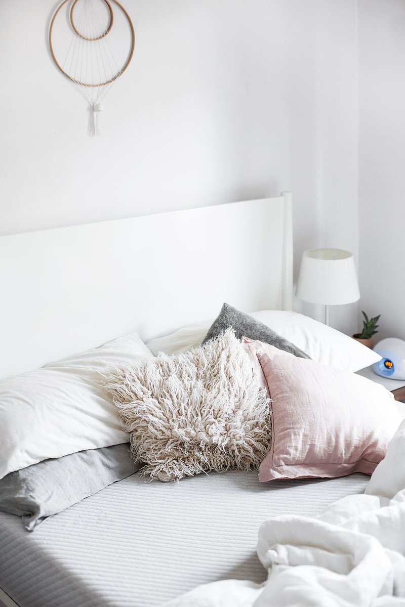 TheLovelyDrawer's tweet photo. Tis' the season to get cosy &amp; hibernate. Make the most of the @LeesaSleepUK #BLACK FRIDAY £110 offer via my post https://t.co/5UZQDDYDJS https://t.co/XNJDekmkdB