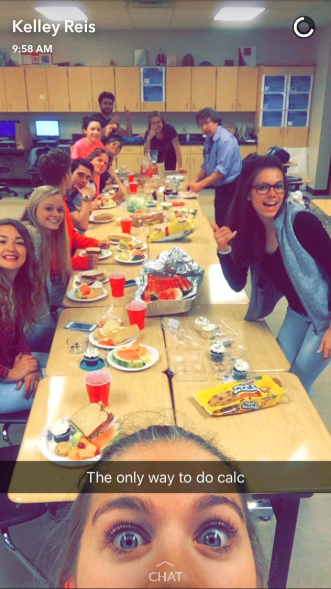 AdoAbdic's tweet photo. No Thanksgiving like a Calc Thanksgiving🍴#WeAllFailed https://t.co/w8wmk8iwfQ