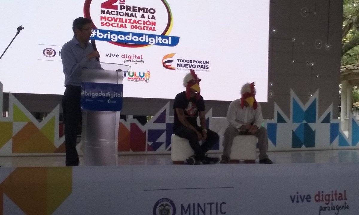 Juana_Dulce's tweet photo. Los locos más lúcidos de la "información" en medios digitales en el #CD2016 👉 @actualidadpanam 👈 #BrigadaDigital https://t.co/TsOAtw2Krw