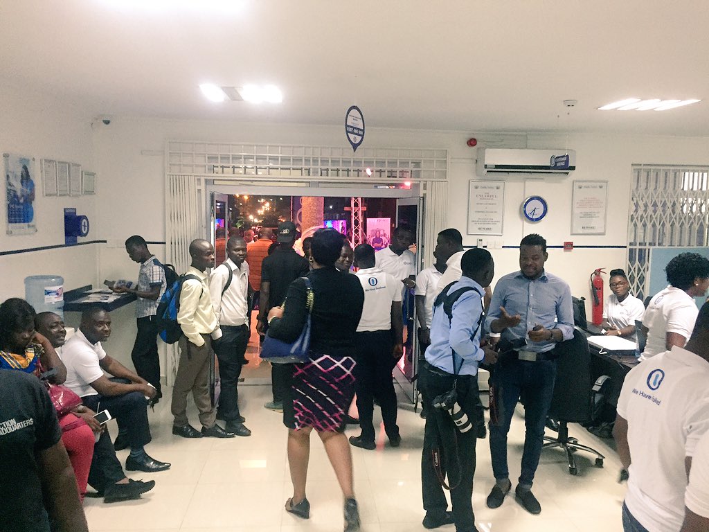 OmniBSICGh's tweet photo. Thank you to our MC @benkoku and to everyone who came out tonight to support OmniBank. #theOexperience

📸 NEW East Legon branch https://t.co/d9zw0rt3NF