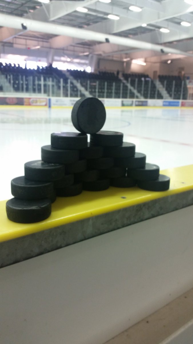 romagng's tweet photo. @EastBeastsHKY  Till we do this again...it was fun boys, thanks for having me on your bench. @18Devy18 @thesteener @kiraleos29 @Bam2Jay https://t.co/xNuqa5isZ1