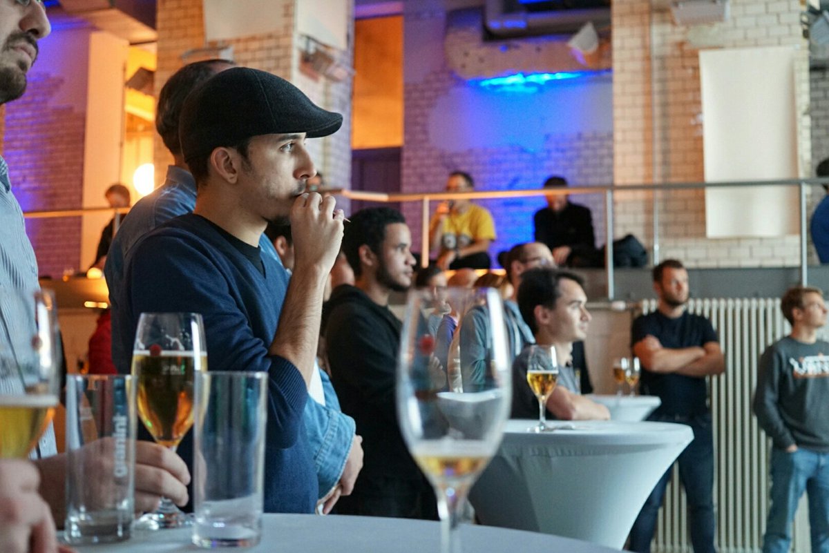 hellofreshdev's tweet photo. Tonight, we had our #HelloRefresh event, a complete restructuring of our technical teams. 2017 is going to be an interesting year! https://t.co/STycFzy75U