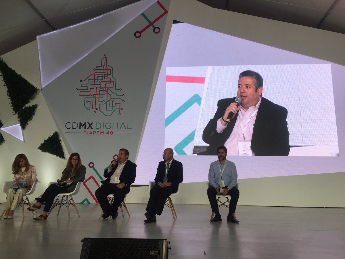 Zam_Anguiano's tweet photo. #ciapem40 #ciscola #ciscoCDMX panel de expertos diverso!!! https://t.co/ND8q58IsBS