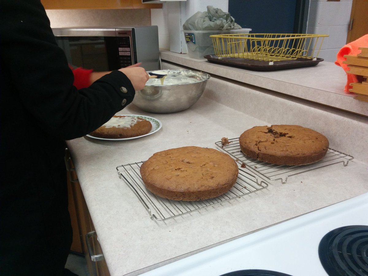 MsAmoako's tweet photo. The carrot cake heard around the world! #YUMMM #HIF2O made a memorable carrot cake from scratch! @LincolnAlexSS #EatOnlyOnceInAWhile https://t.co/TGeSJkoxKj