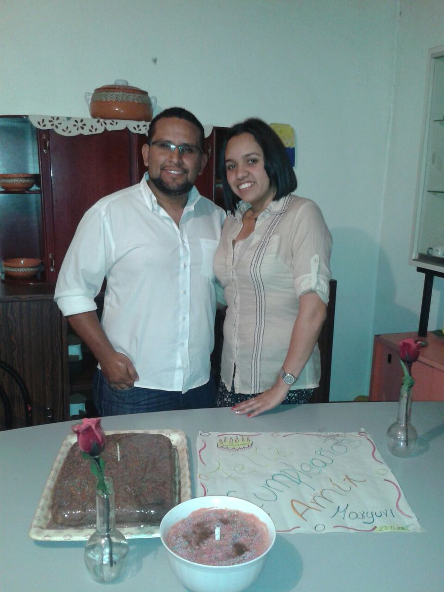 anyelim23's tweet photo. En el día de mi cumple, gracias familia los Amo..! @maryeroald https://t.co/Wnm7r1Xe0V