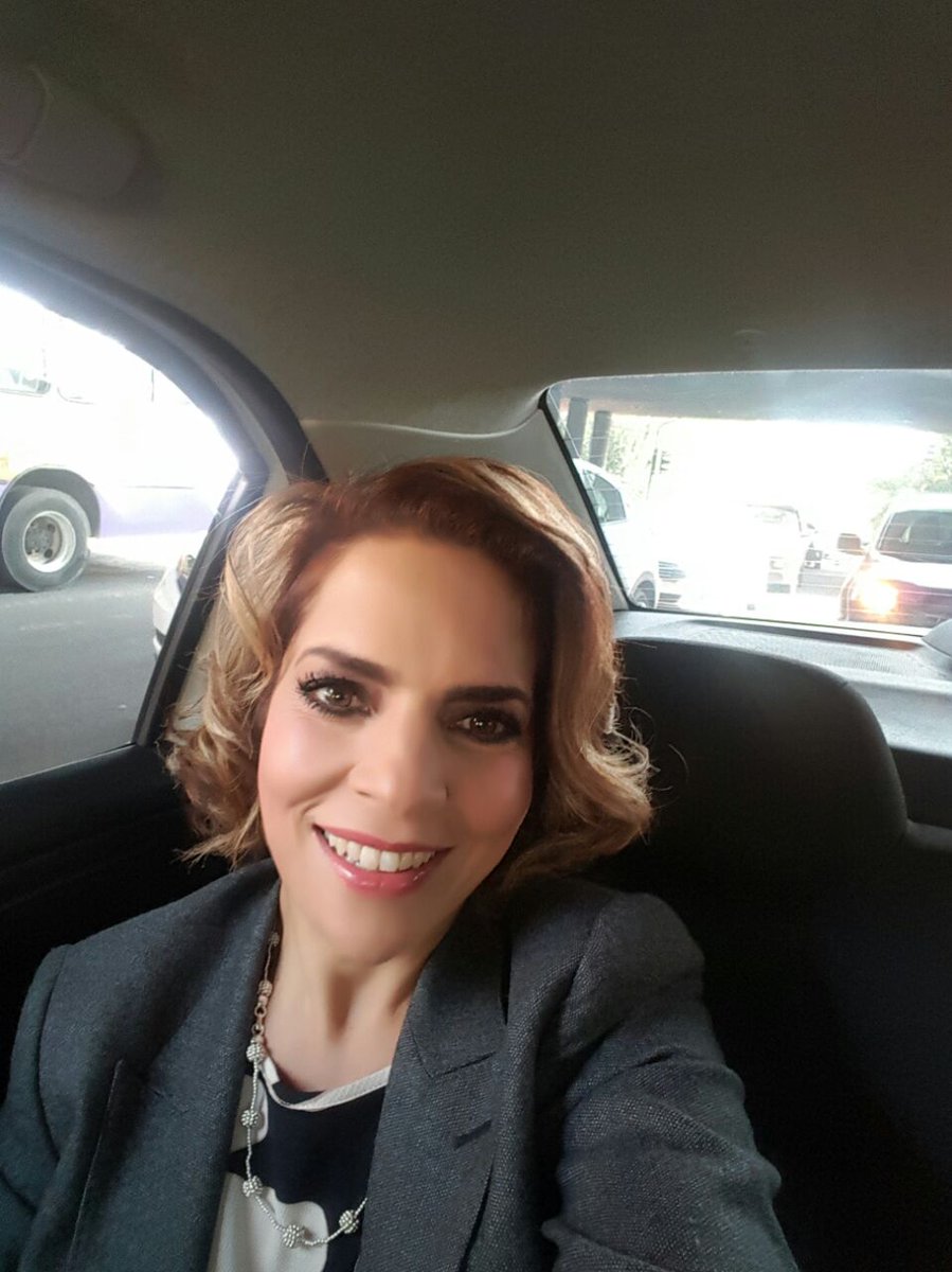 anamaalvarado's tweet photo. Hoy tocó cambio de imagen con @SalonRoel @soyroelmx ¡Me encantó! https://t.co/lJrxZZ77C3