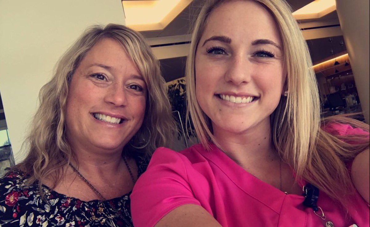 sarahgench's tweet photo. World's best mom #thanksgivingatwork https://t.co/S5U3fKcIHt