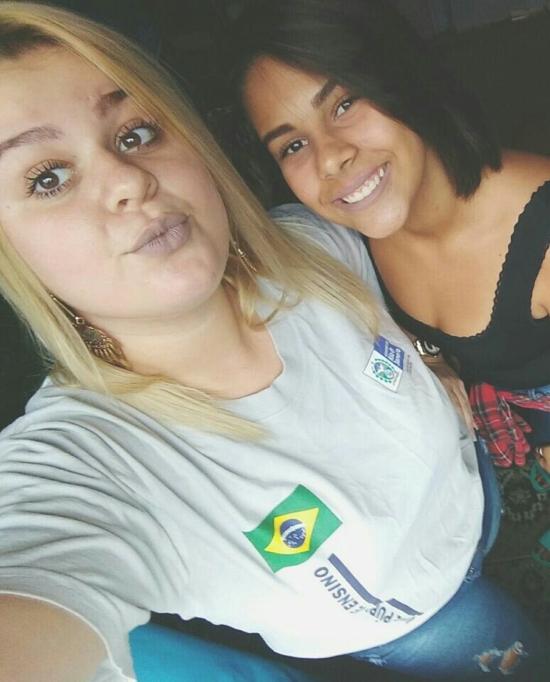 MARCELLMENDS24's tweet photo. Amooor meu😍👭 #marida #minhaa https://t.co/sI56cSnd2d