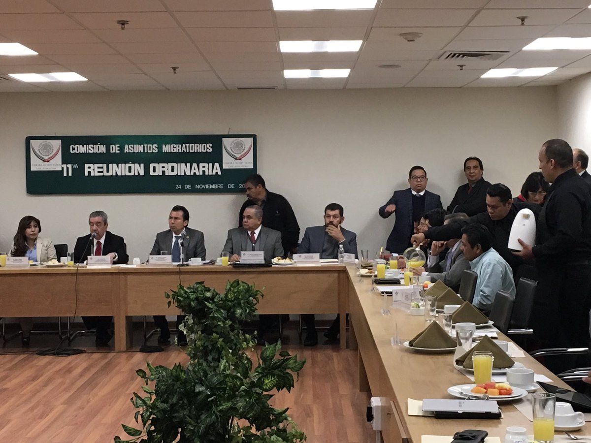 alvar_rubio's tweet photo. En compañía del SubSrio. Humberto Roque, del Comisionado del INAMI participamos en 11a. Reunión Ordinaria de Comisión d Asuntos Migratorios. https://t.co/JlQLZnx986