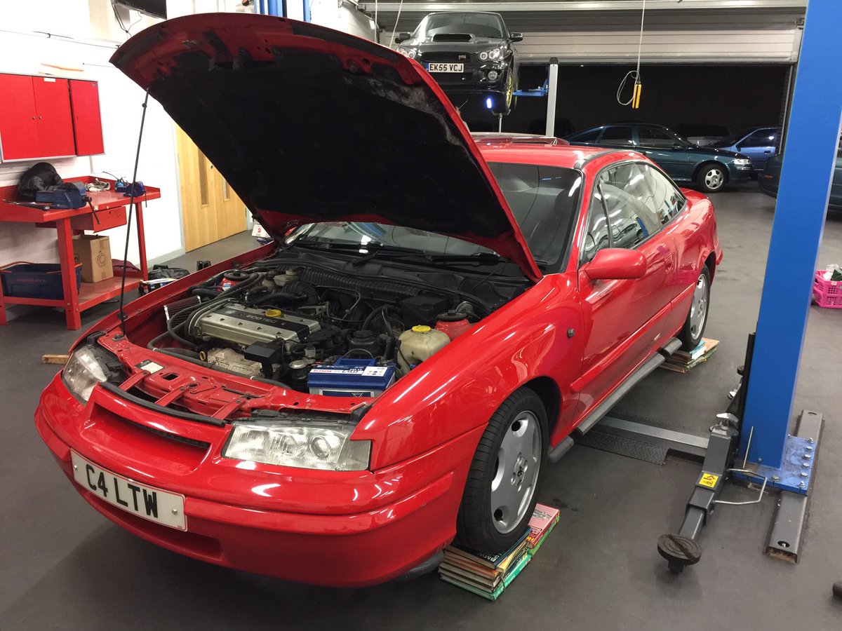 Our_Tim's tweet photo. I have found a new use for @HaynesManuals #LoweredCarProblems https://t.co/xsoDDv3yRp