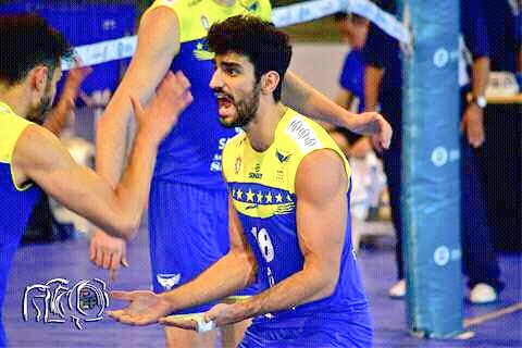 rosali15's tweet photo. Se viene el clásico del voley argentino! #GoUPCN #VamosUPCN #DaleGre #VamosMartin #MartinRamos #Idolo #18 https://t.co/1hWkdXY7Bl