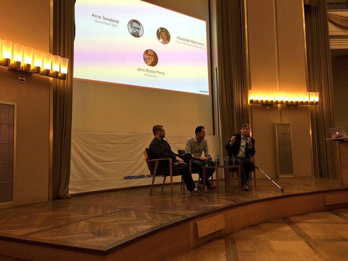 som_muenster's tweet photo. Wir sind mittlerweile bei der Diskussionsrunde zwischen @arnetensfeldt, @BosseParra und Alexander Markowetz angekommen. #av2016 #optimzeme https://t.co/wN2Bte6cOP