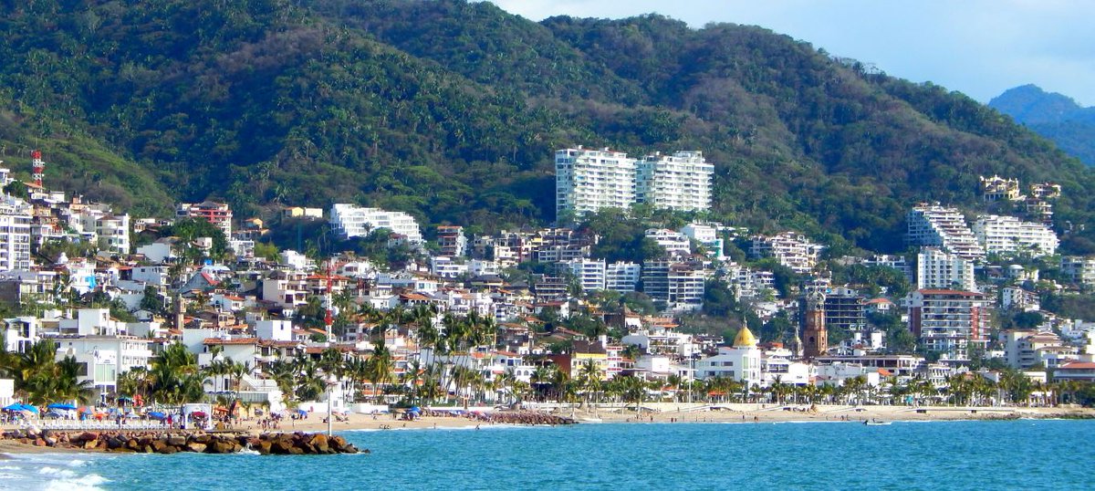 CarlosGuzmanPV's tweet photo. Así luce el centro de Puerto Vallarta, día soleado especial para salir al mar!
https://t.co/O9DsDhbzWx
#FelizJueves https://t.co/6NHENnh66r