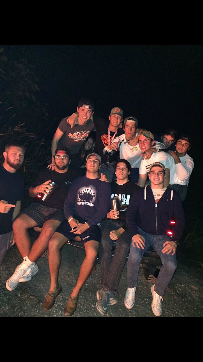 jjzabala10's tweet photo. Chillin on a dirt road somewhere 🔥 https://t.co/drUIq12kVY