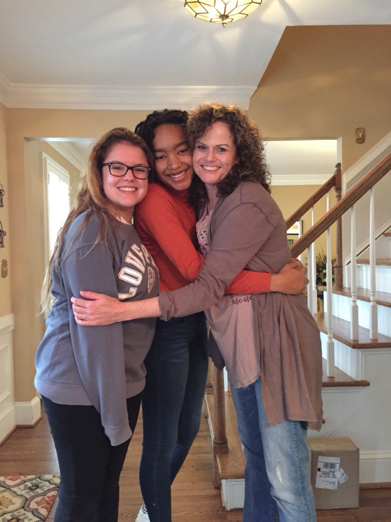 KellyKarr2's tweet photo. Thankful for a surprise visit from students! #cobbartrocks https://t.co/sj14ubxI2K