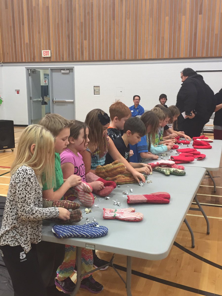 Min-it-to-win-it. Gr1-3 SPRR awards. Unwrapping kisses.
