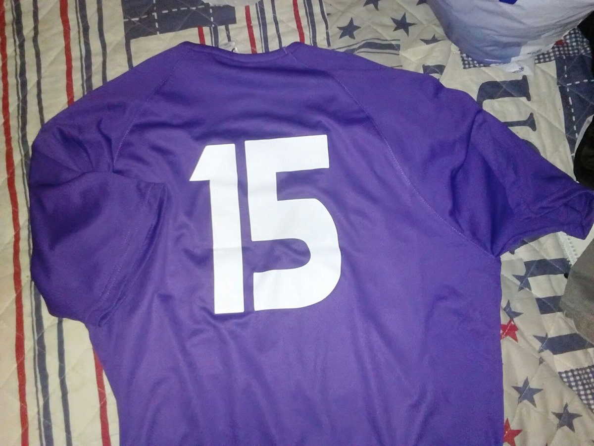 EDMoremar's tweet photo. Equipaciones de esta temporada 16/17:
Jugadores de color morado y dorsal blanco
Porteros de color rojo y dorsal negro https://t.co/2WGUVwOnyr