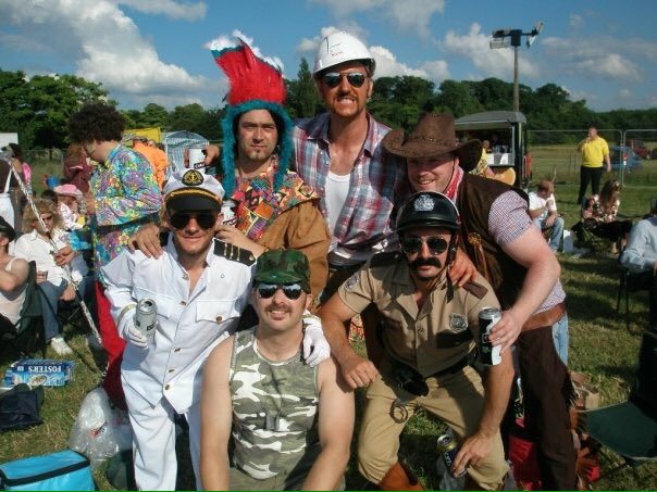 sidneypoitz's tweet photo. @papashizzler @Paparaydog @markdawson638 @The_Goose_123 lost??? I've got them on Facebook https://t.co/RPiOvSmj4c