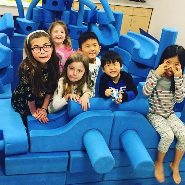 ImgPlayground's tweet photo. This image from @_thePLAYcafe_ sure made us smile! Nothing like funny faces after a creative building session! #PowerOfPlay #BlockPlay https://t.co/Uffa1o5i0g