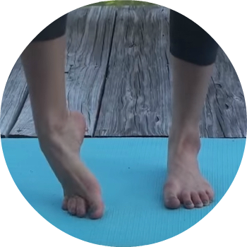 gmbfit's tweet photo. Strong and flexible feet, ankles, and calves provide our base for stable movement. Keep your feet healthy. https://t.co/WHxB2CO98u https://t.co/StL2tYRxIy