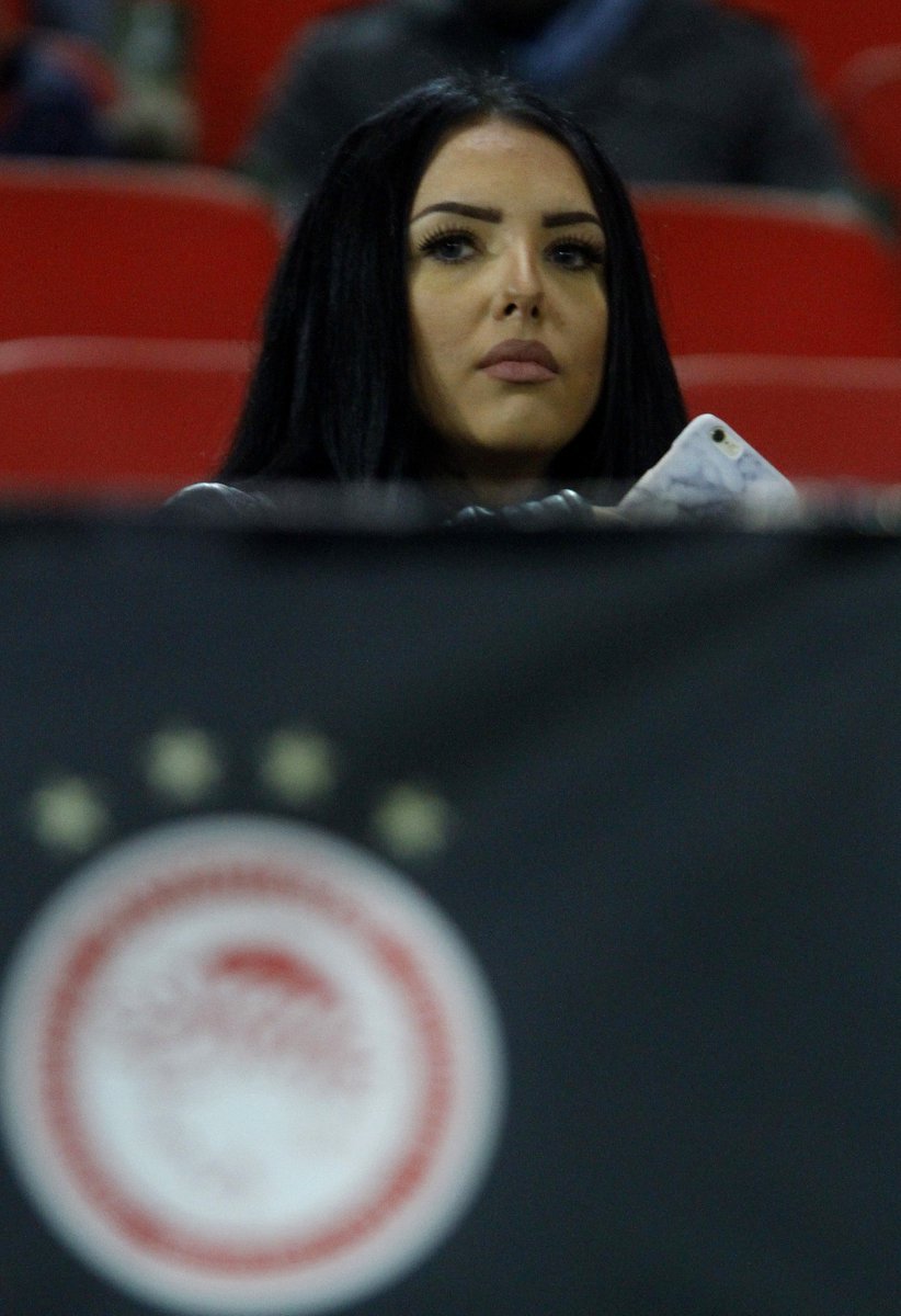 PanVlachopoulos's tweet photo. Μόνικα #olympiacos #OLYYB #UEL #europaleague #karaiskaki #piraeus https://t.co/dGhRcLop3g