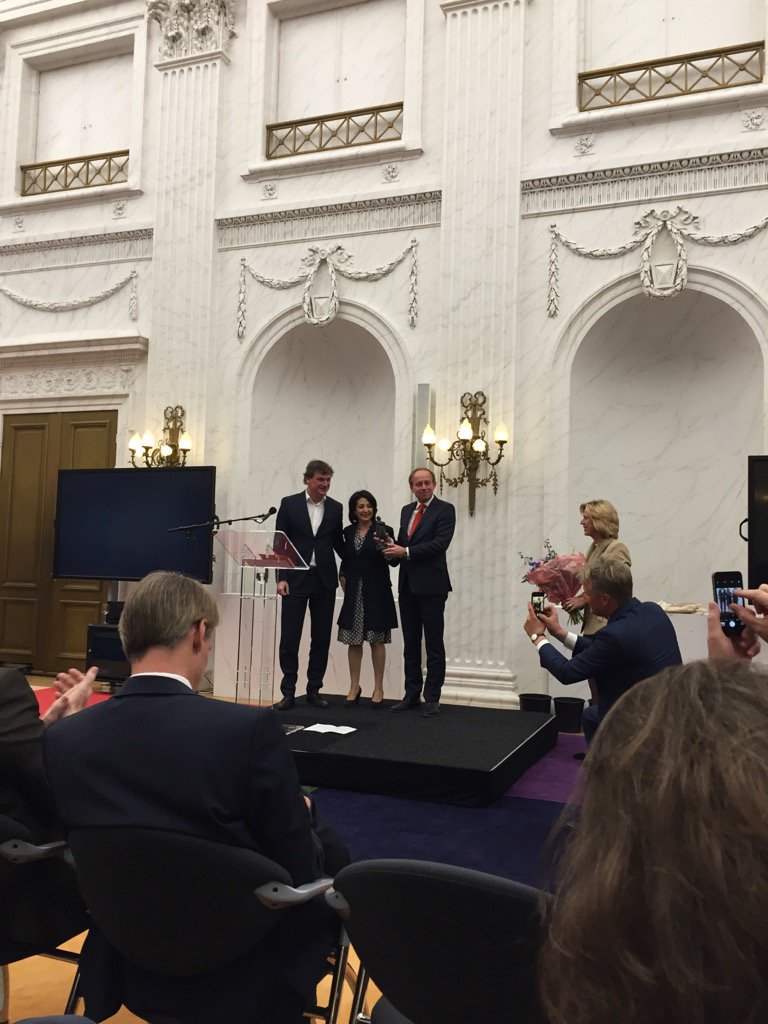 AnneliesBreedve's tweet image. VdStaaij wint #Thorbeckeprijs