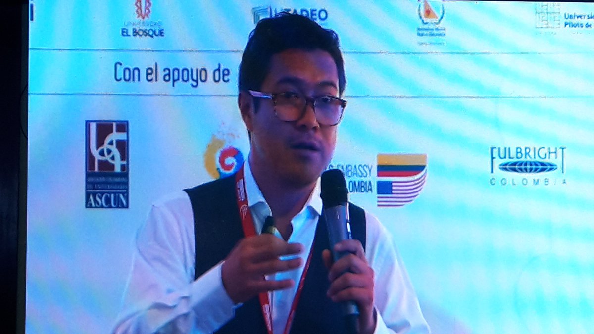 UniversidadEan's tweet photo. Economía y laboratorios colaborativos interuniversitarios en la región promueven la internacionalización: Héctor R. Chávez #LACHEC2016 https://t.co/mGY8B0s8wV